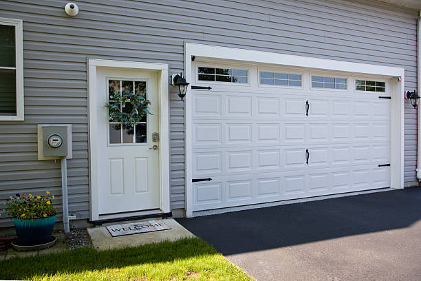 24/7 Emergency Garage Door Panel Replacement experts in Trempealeau County County, WI